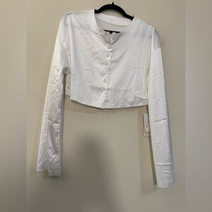 NWT COMMENSE Satin Cropped Raw‎ Hem Blouse in White - M